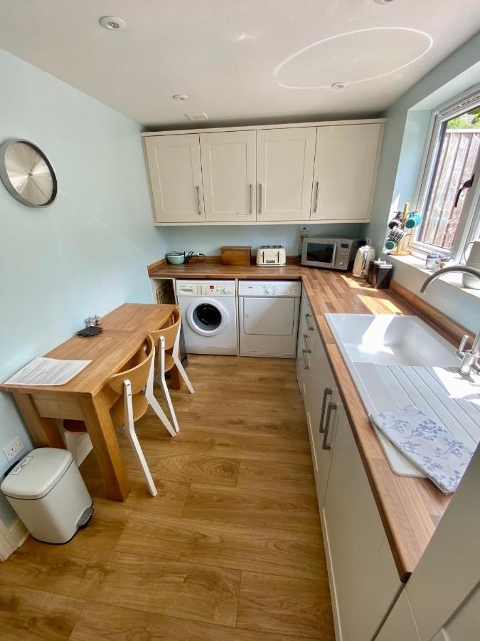 A Secluded Self Contained Country Suite With A View - Parking, Easy Access To Bath 코샘 외부 사진