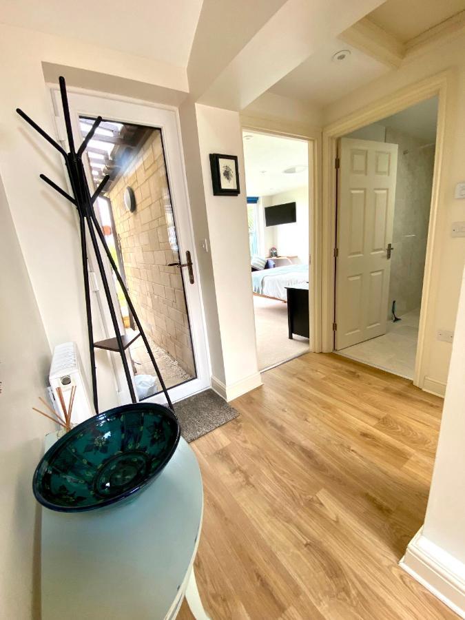 A Secluded Self Contained Country Suite With A View - Parking, Easy Access To Bath 코샘 외부 사진
