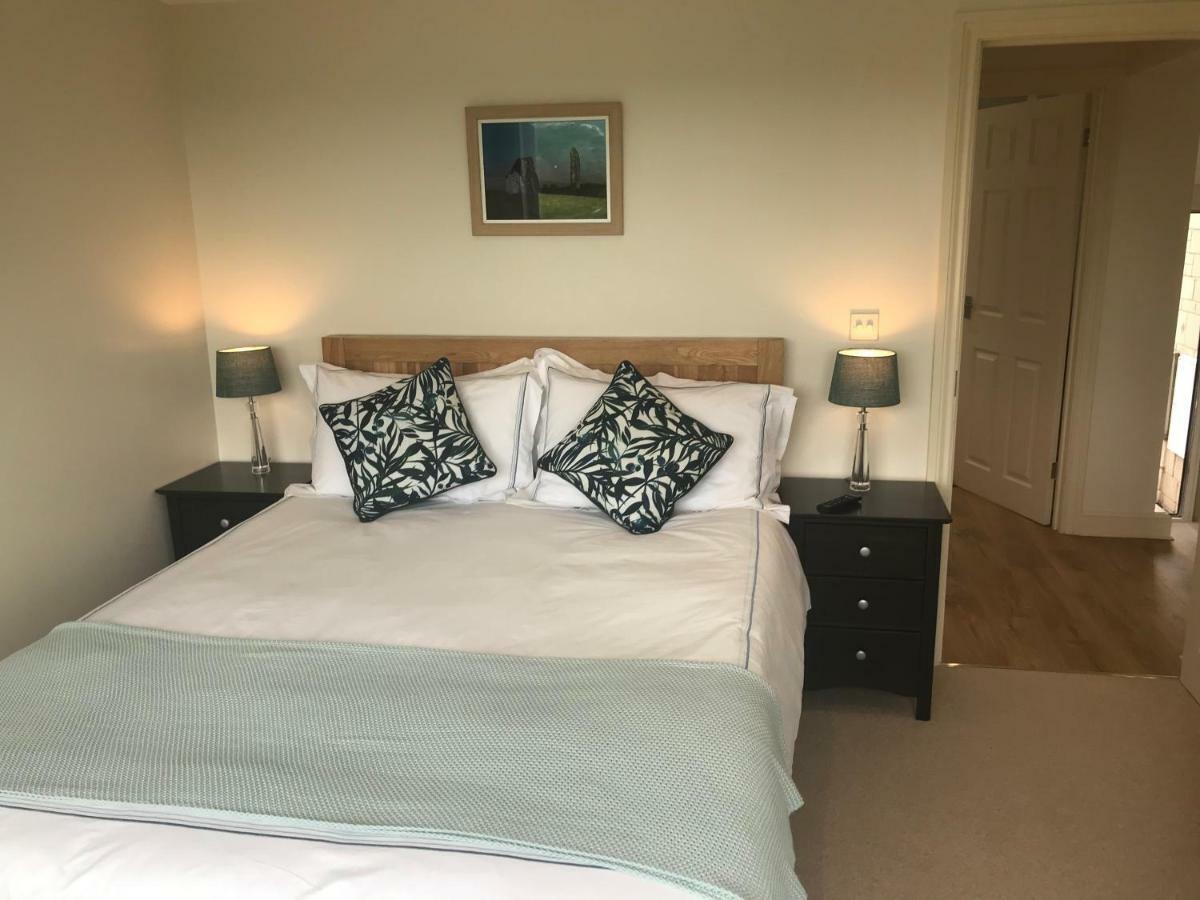 A Secluded Self Contained Country Suite With A View - Parking, Easy Access To Bath 코샘 외부 사진